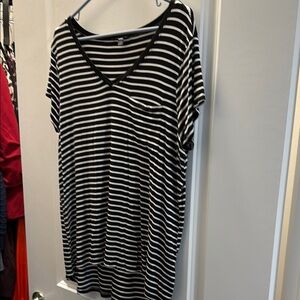 Cable & Gauge Black and White Oversized Short Sleeve Tee